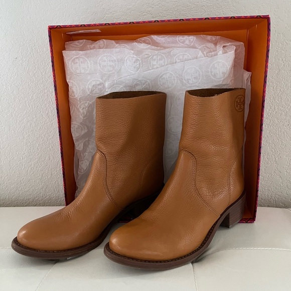 Tory Burch Siena Leather Booties in Light Tan-NWT - Picture 2 of 13
